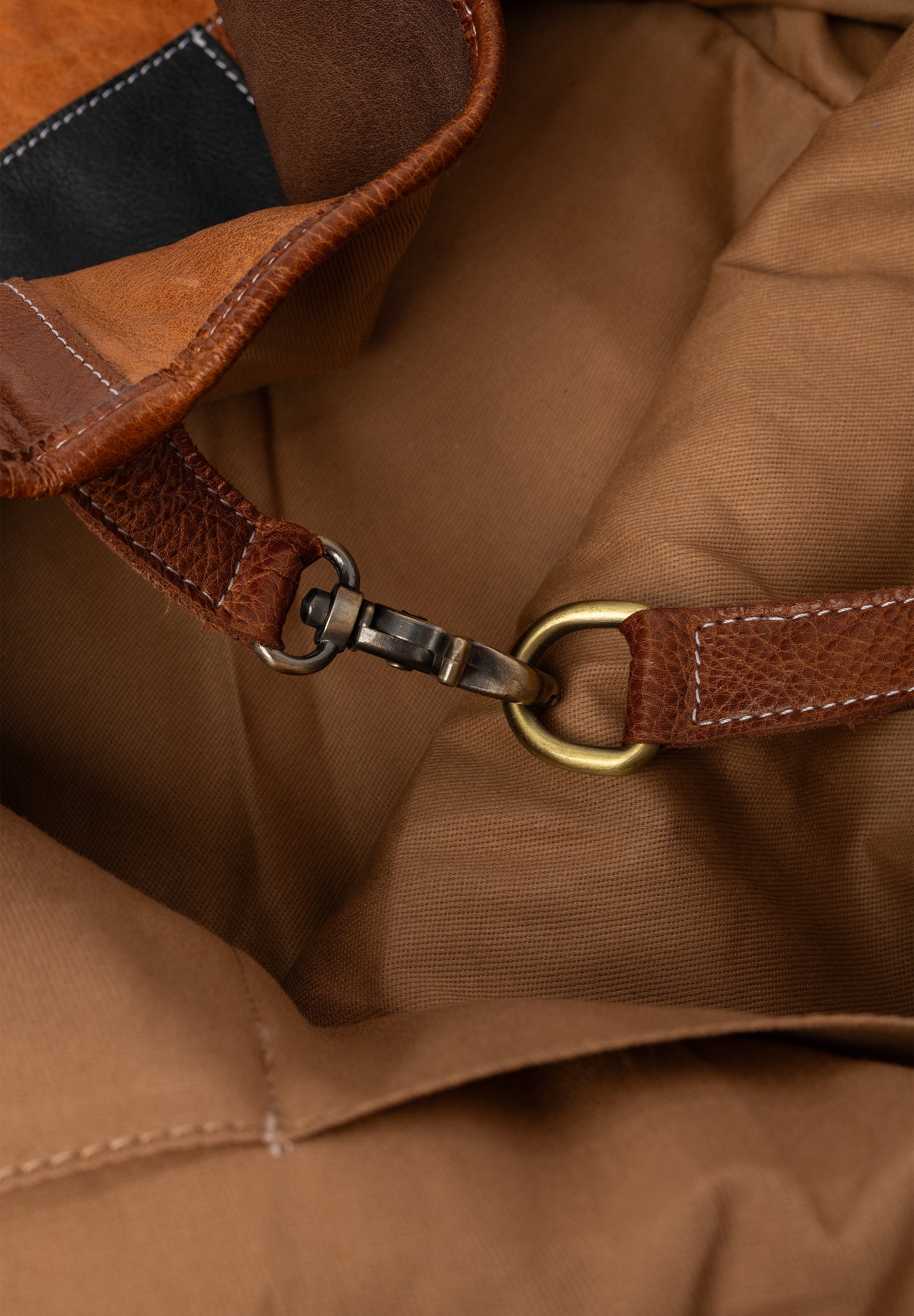 RE:DESIGNED Tasche Torn&Cut Fie (Sonderedition)